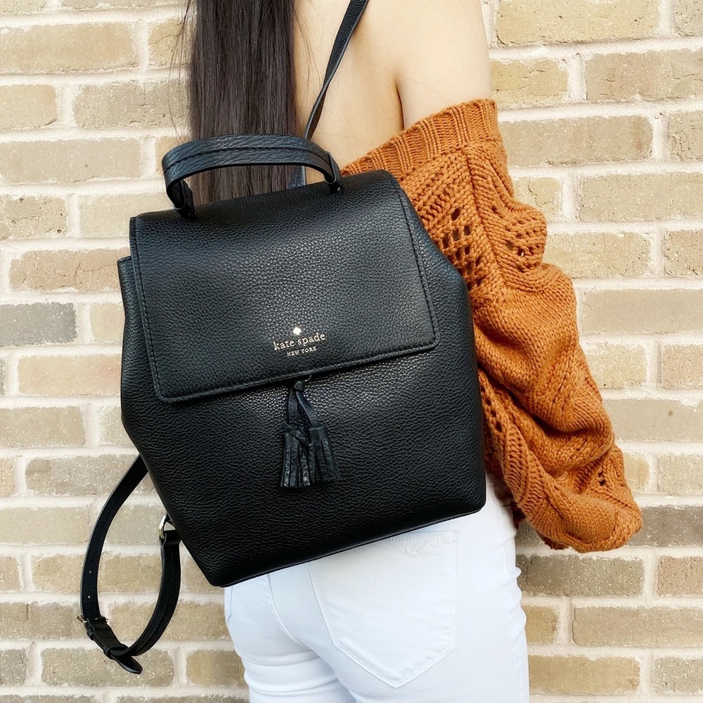 SOLD Kate Spade Hayes medium backpack ♠️